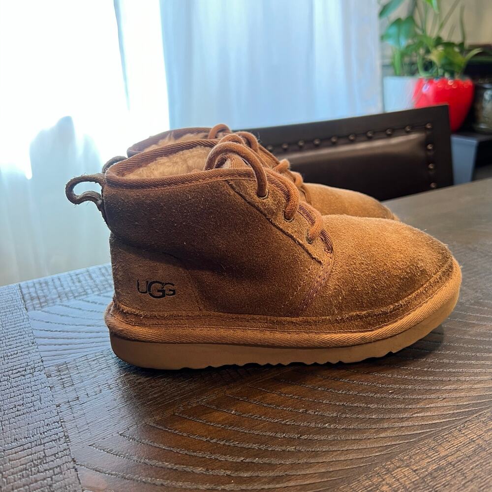 Ugg kid neumel shoes in chestnut size 13